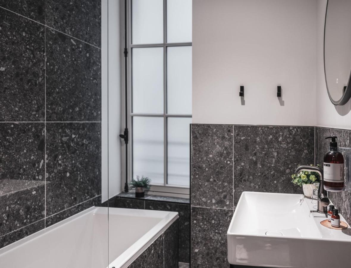 Appartements Crebillon - Maisons Du Monde Hotel & Suites Nantes Buitenkant foto